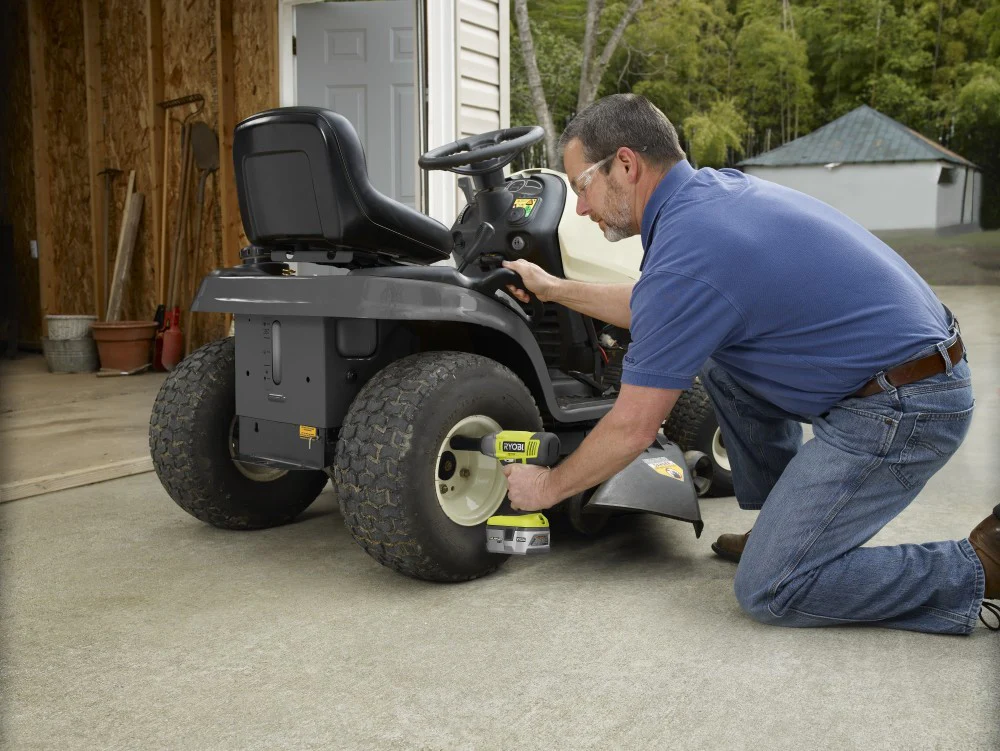 18V ONE+™ 1/2" Impact Wrench - Image 2
