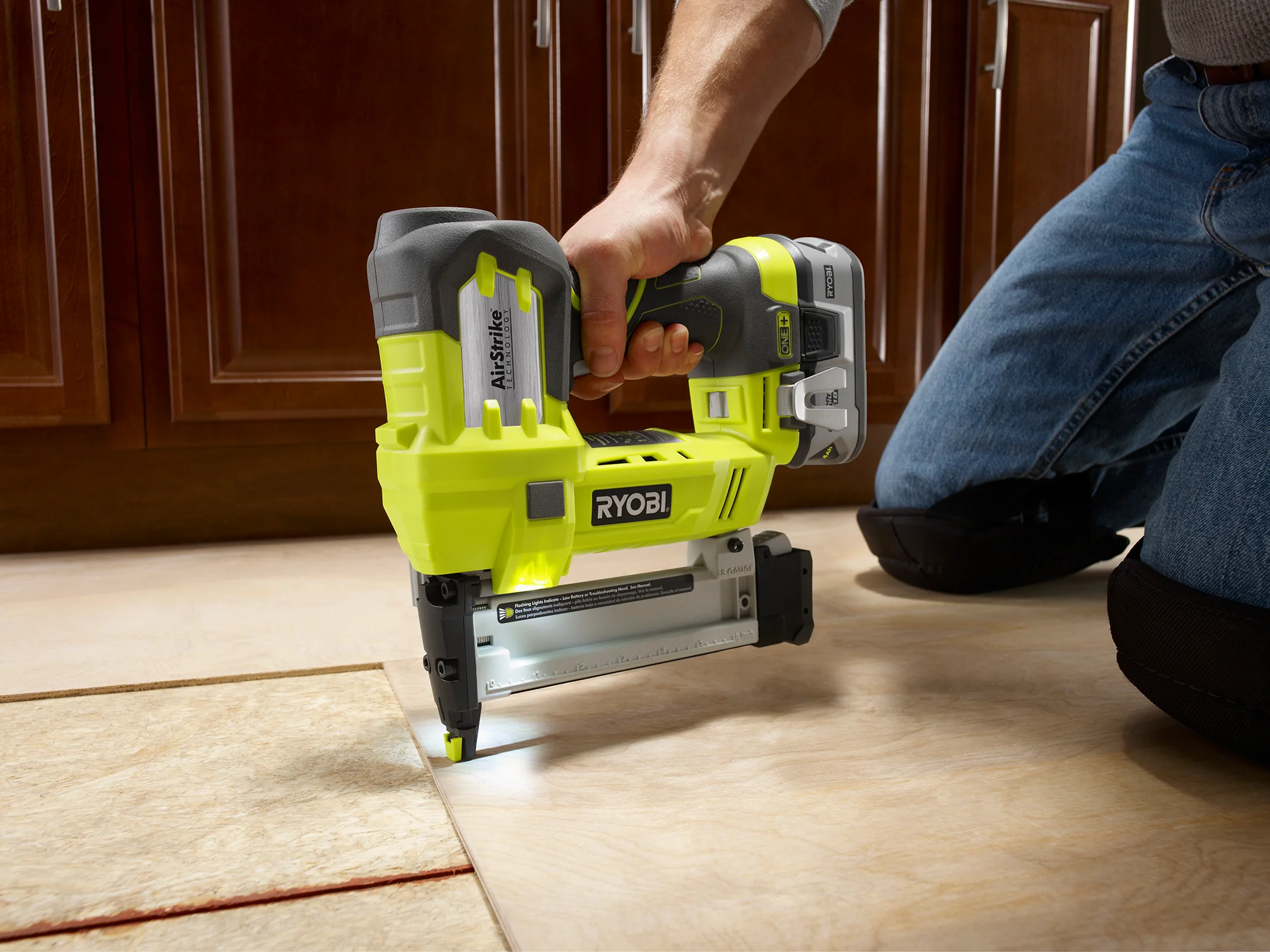 18V ONE+ AirStrike™ 18GA  Narrow Crown Stapler - Image 8