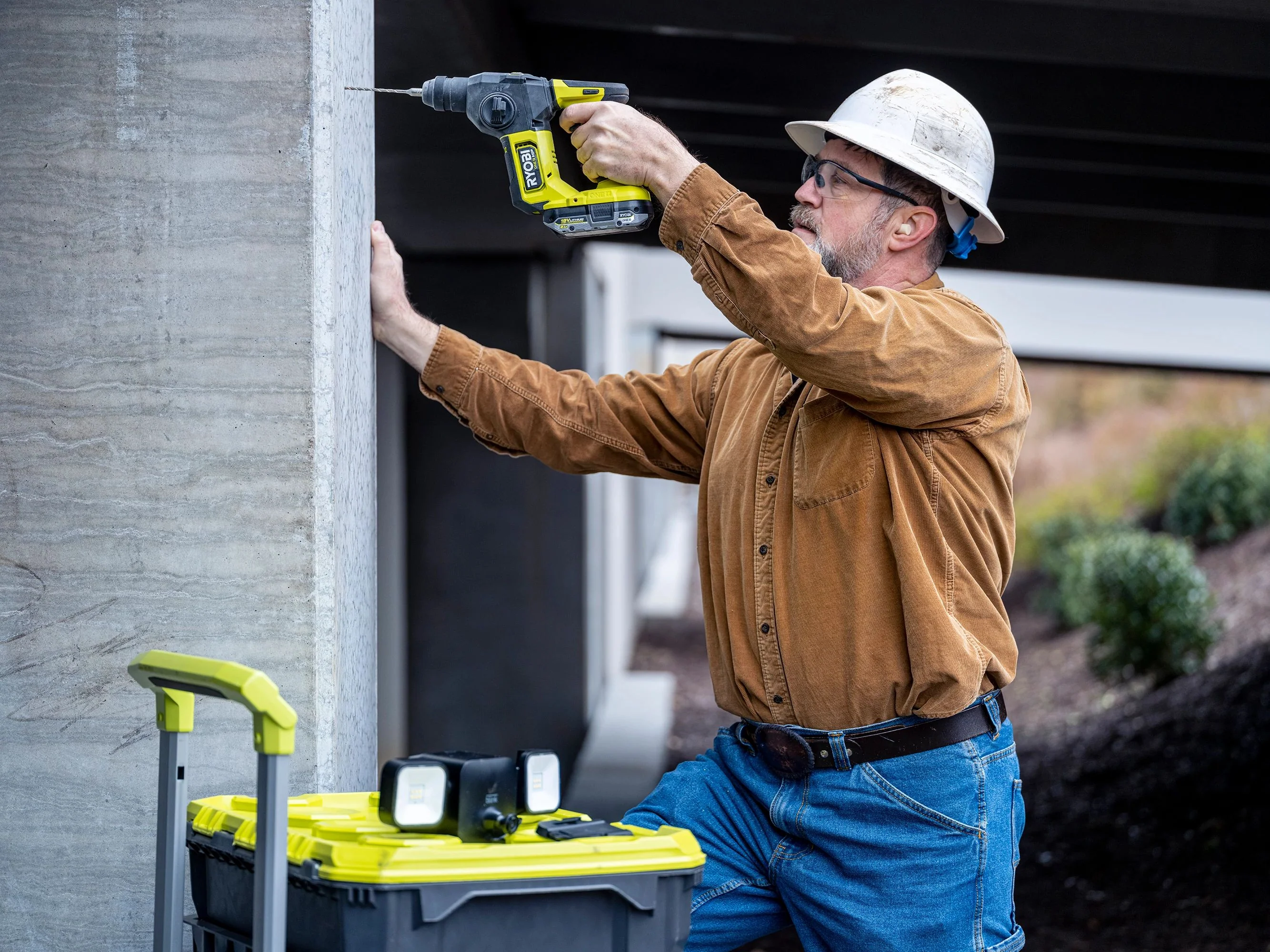 18V ONE+ HP COMPACT BRUSHLESS 5/8" SDS-PLUS ROTARY HAMMER KIT - Image 10
