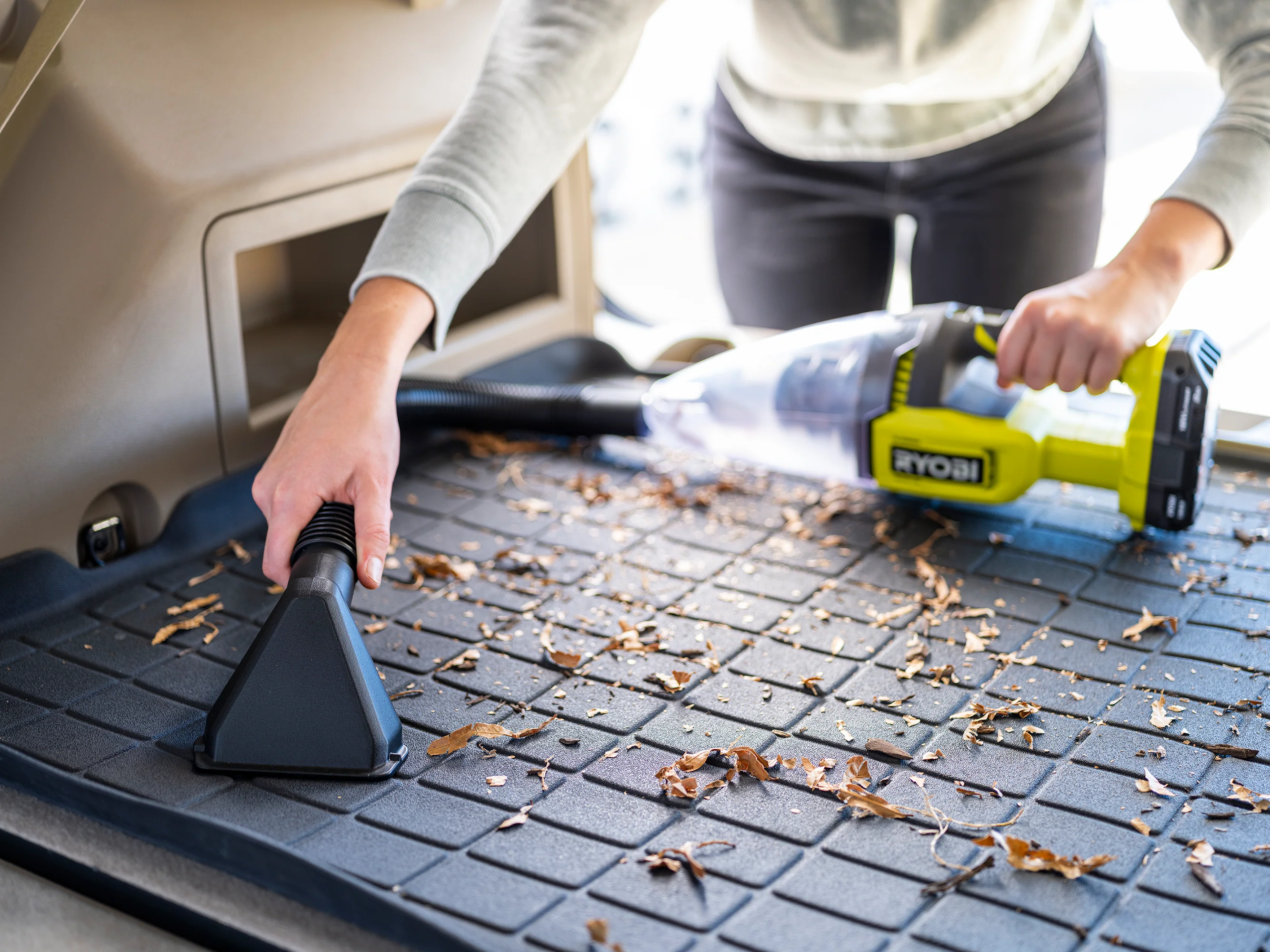 18V ONE+ HAND VACUUM KIT - Image 10