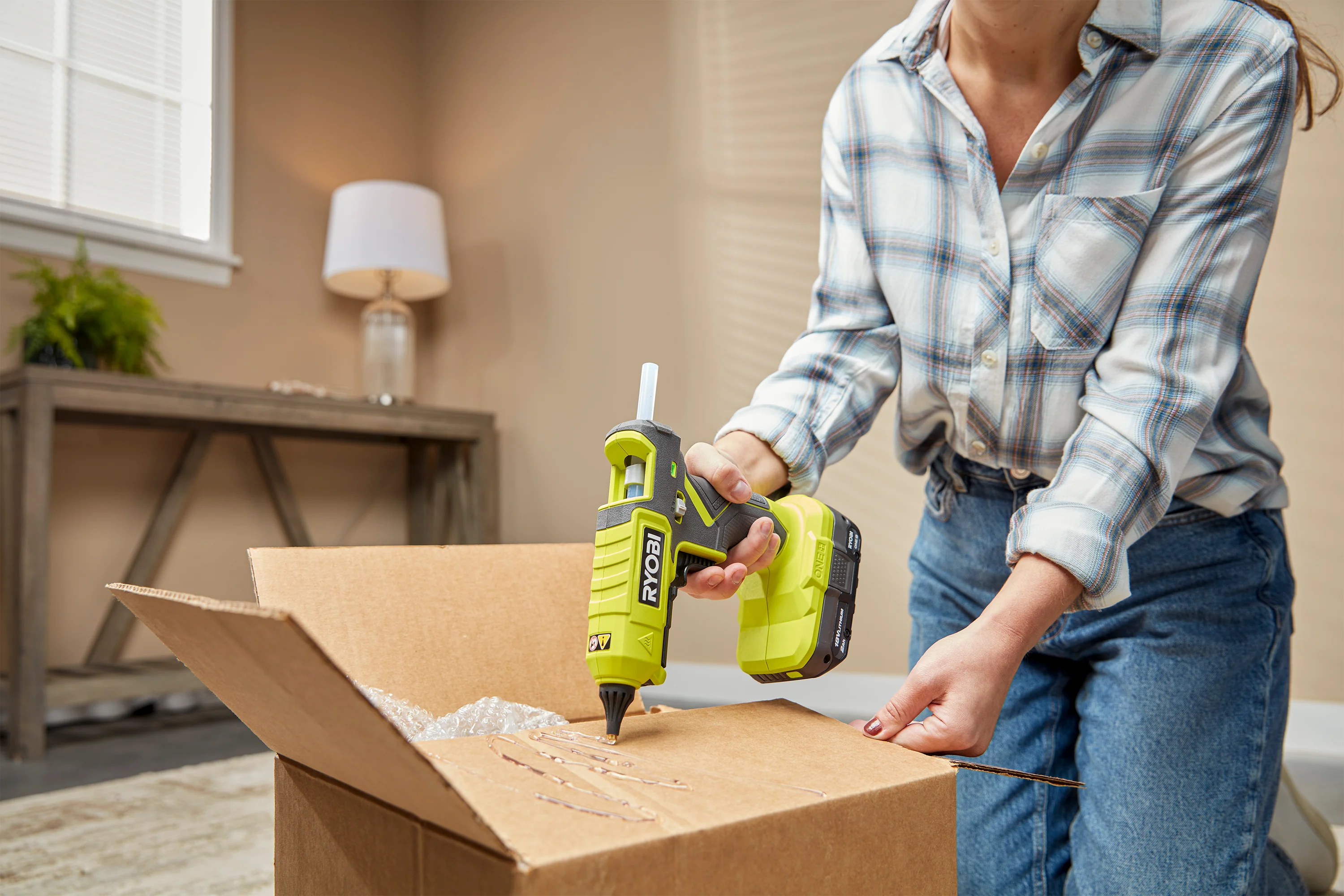 18V ONE+ DUAL TEMPERATURE GLUE GUN KIT - Image 3