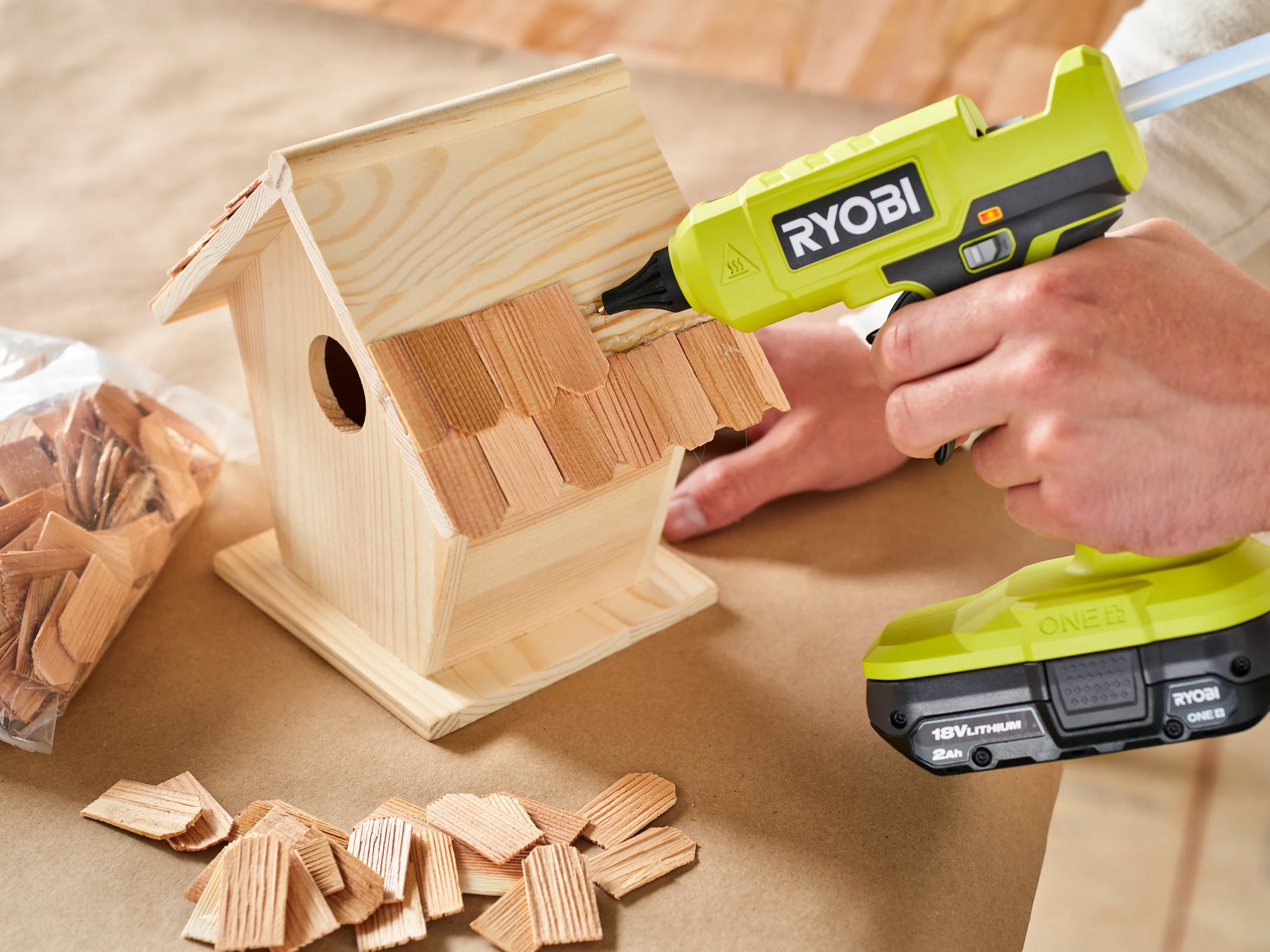 18V ONE+ GLUE GUN KIT - Image 7