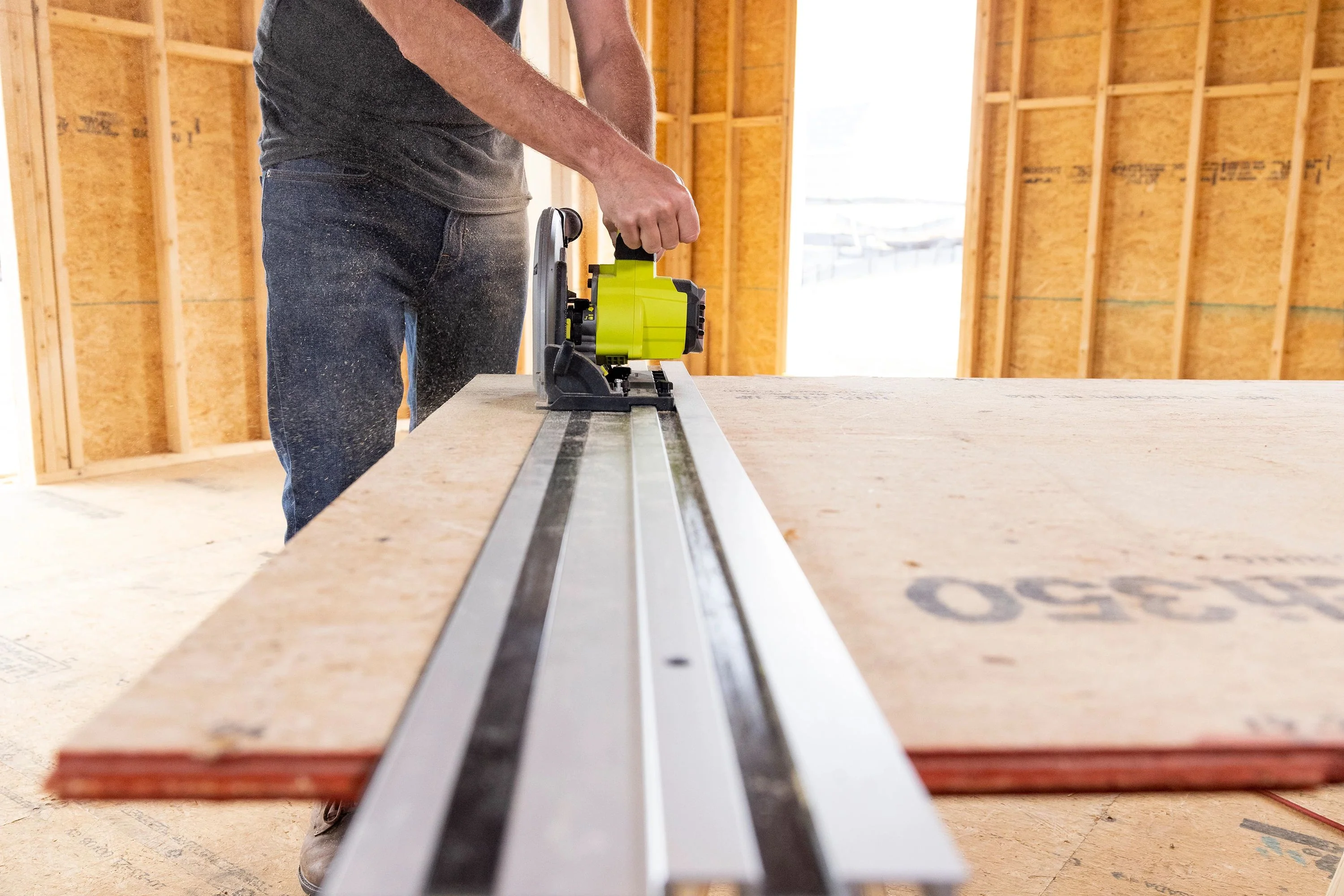 55" ACCESSORY TRACK - Image 6