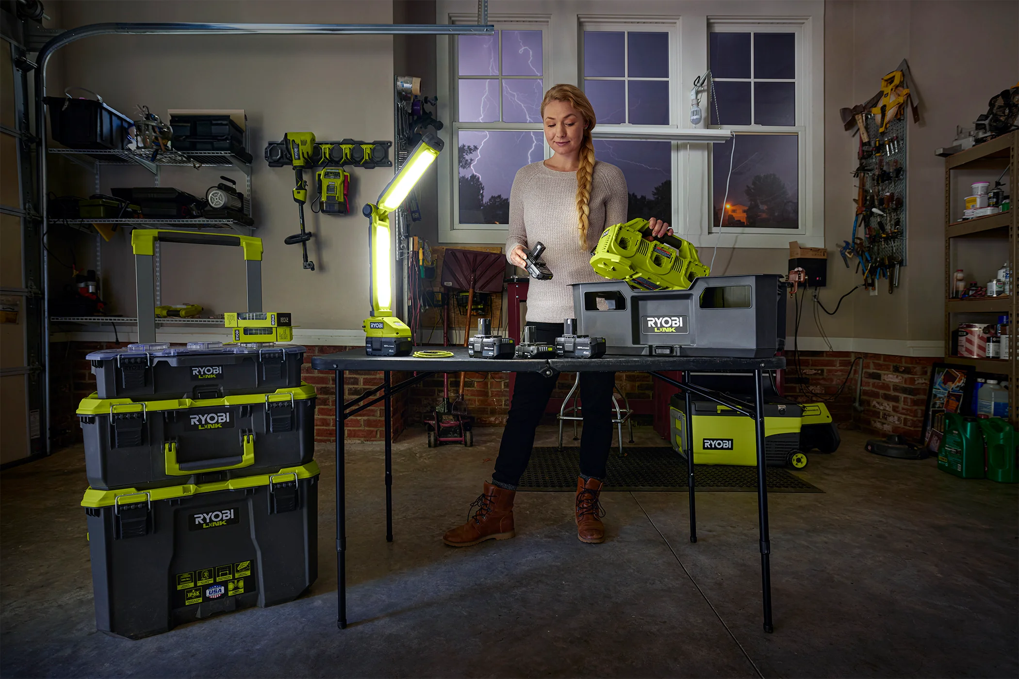 18V ONE+ LED WORKBENCH LIGHT - Image 9