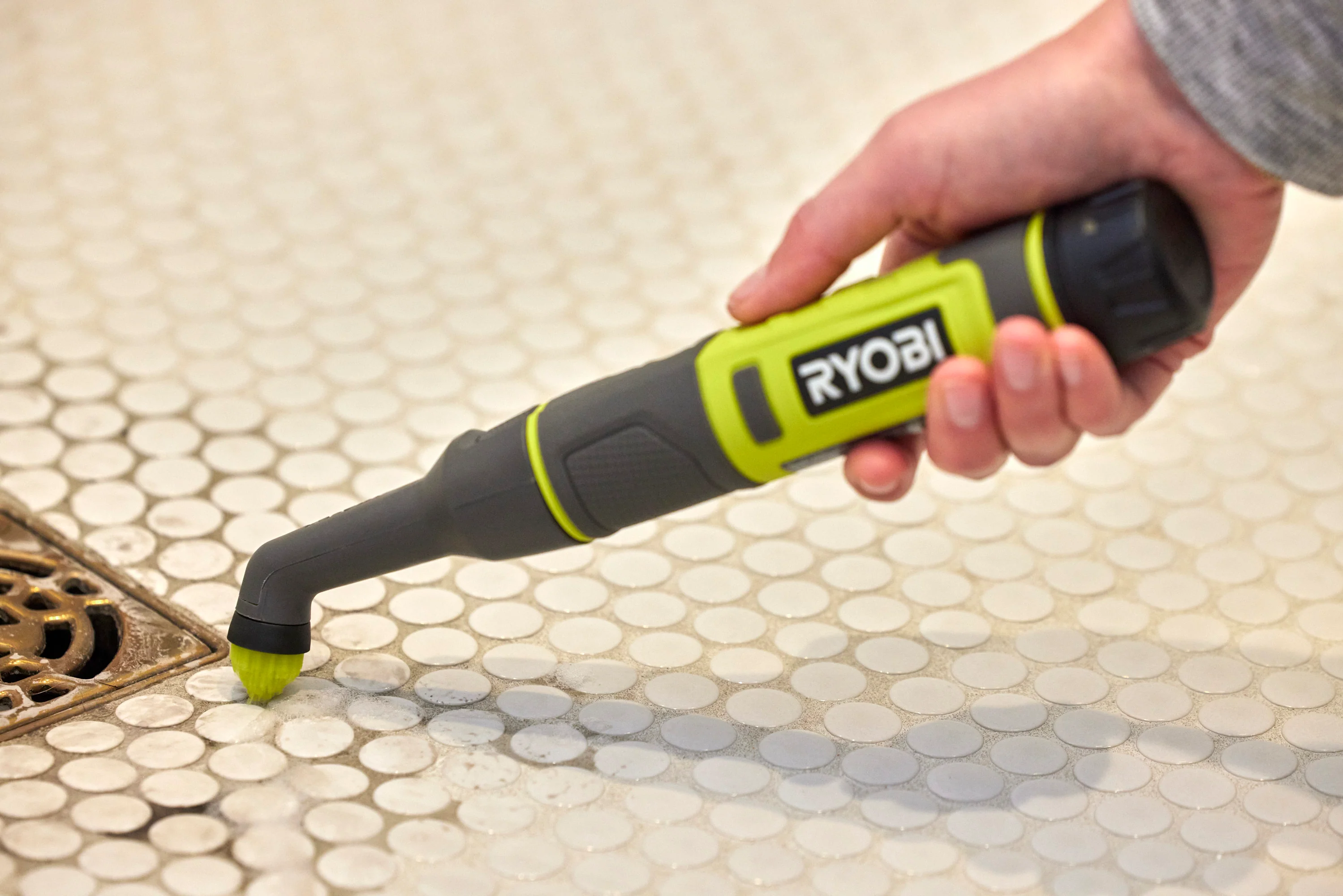 2 PC. MEDIUM AND HARD BRISTLE GROUT KIT - Image 5