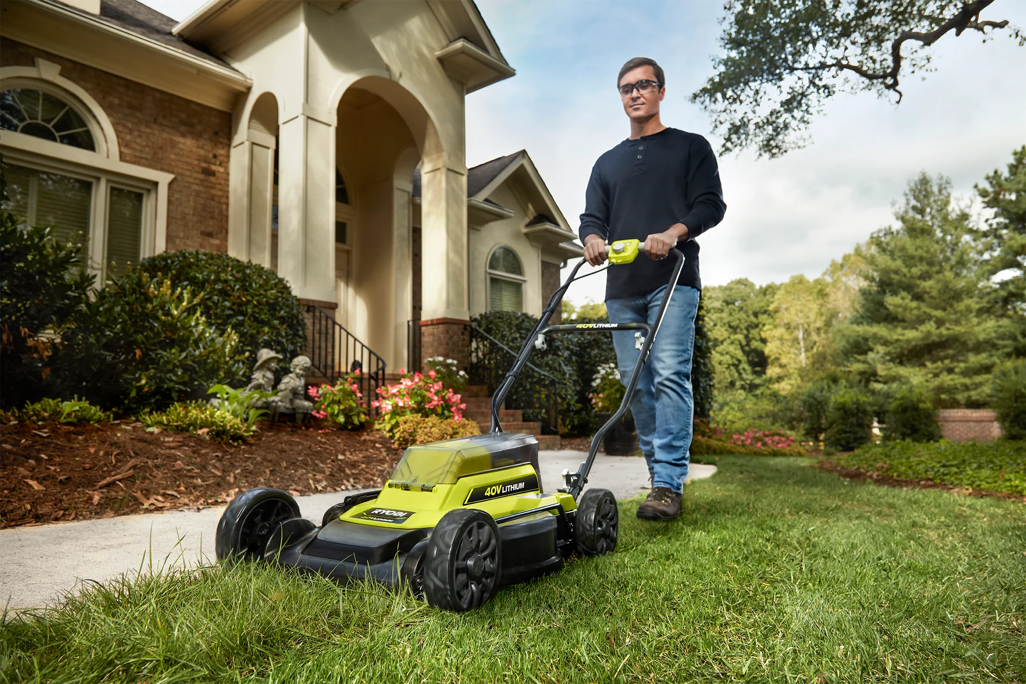 40V 18" Mulching & Side Discharge Mower - Image 7