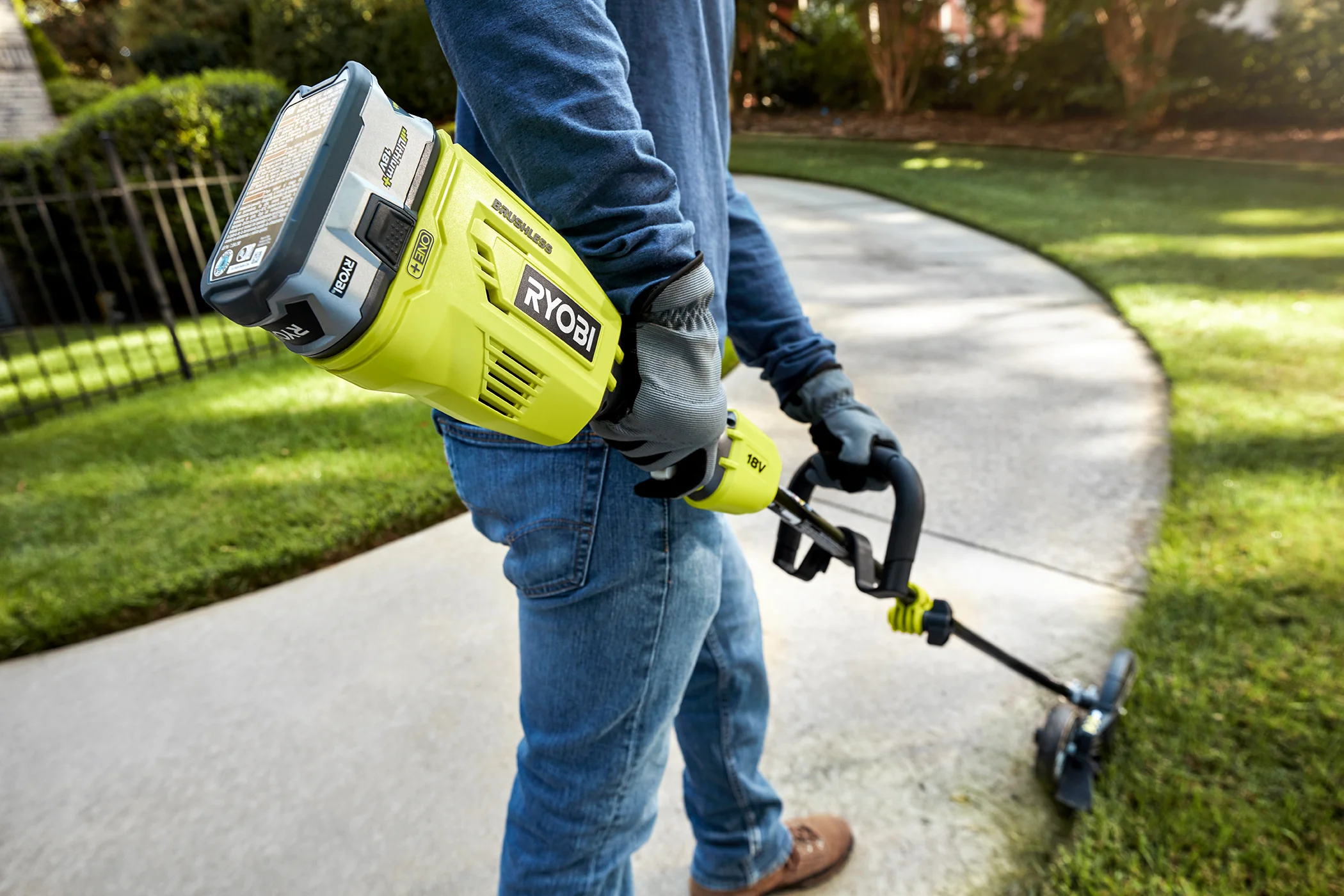 18V ONE+ Brushless Attachment Capable String Trimmer Kit - Image 8