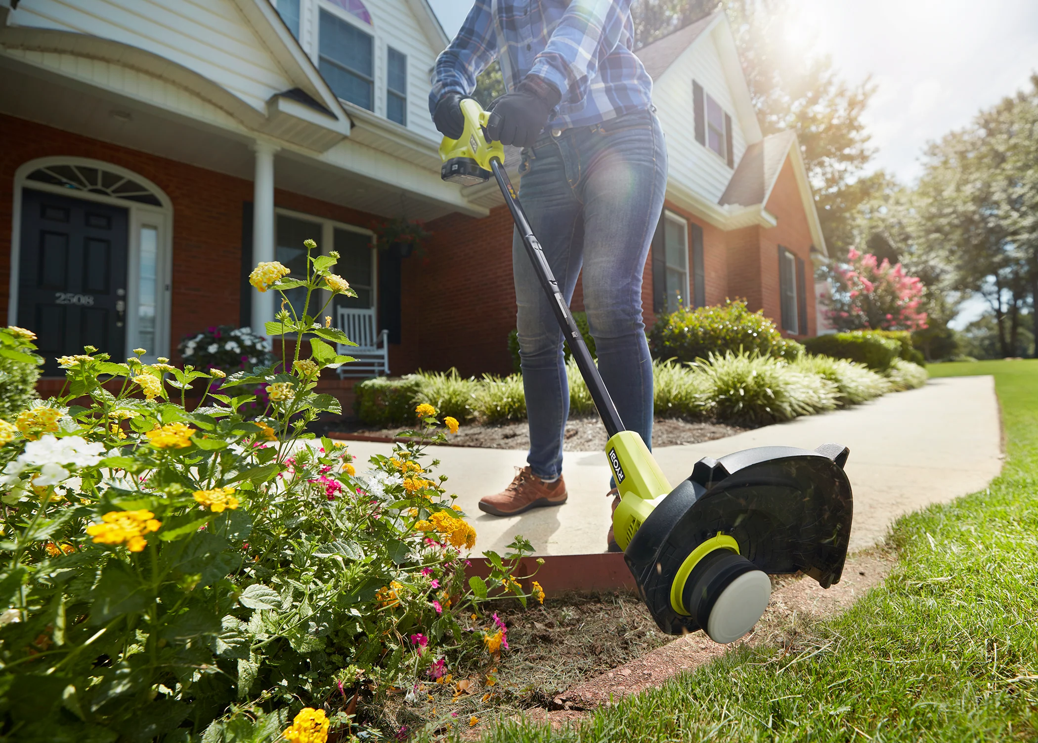 18V ONE+ String Trimmer Kit - Image 3
