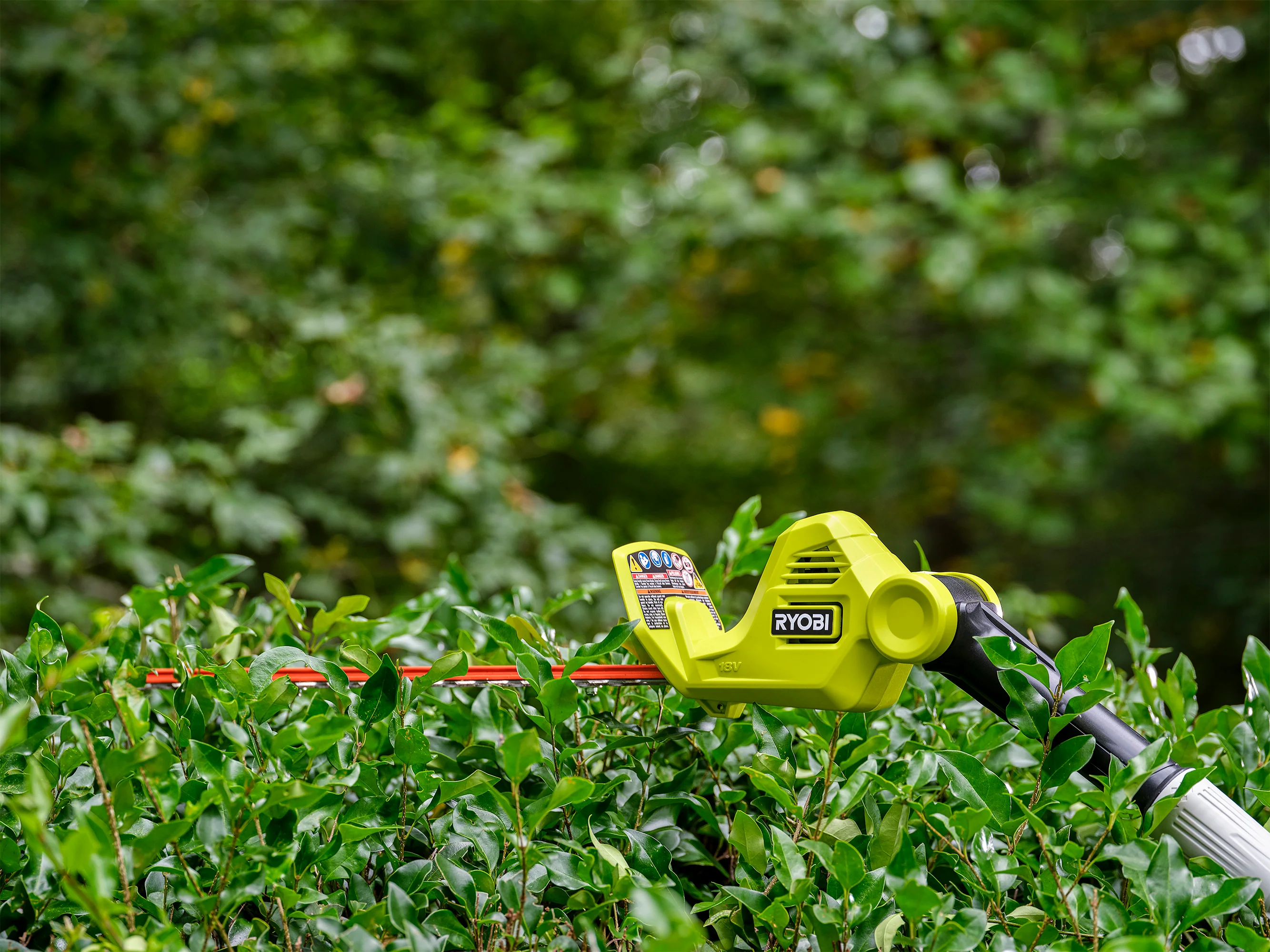 18V ONE+ 18" POLE HEDGE TRIMMER KIT - Image 9